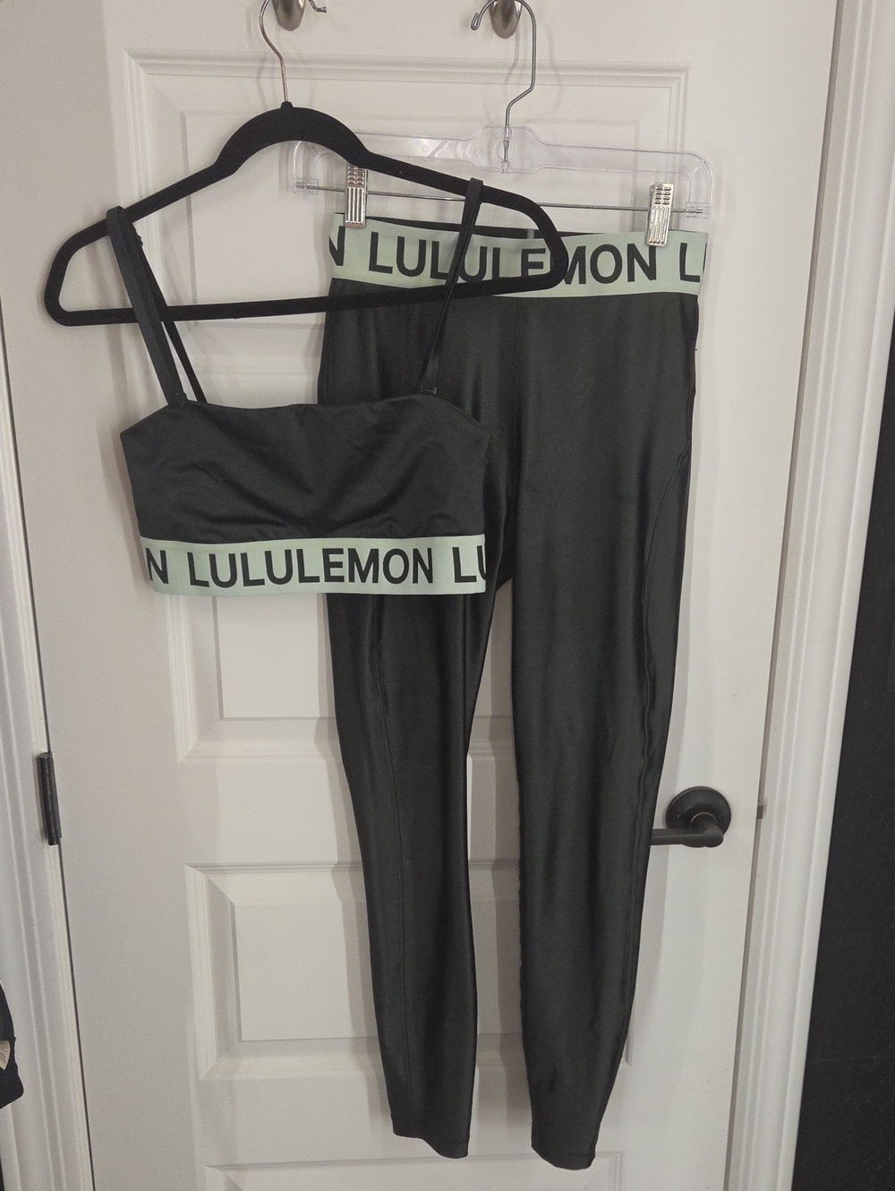 lululemon athletica Leggings and Sports Bra with Sage Logo Waistband